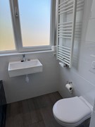 bathrm 2 washb - toilet.jpg